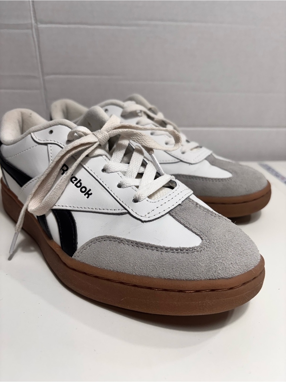 Reebok Classic White & Black Sneakers with Gum Sole - Size
US 7.5